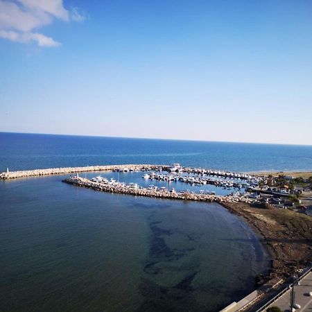 Sea View Holiday Apartment Larnaca Exterior photo